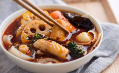 知名麻辣燙出現(xiàn)食品安全問題，如何保障吃的安全？